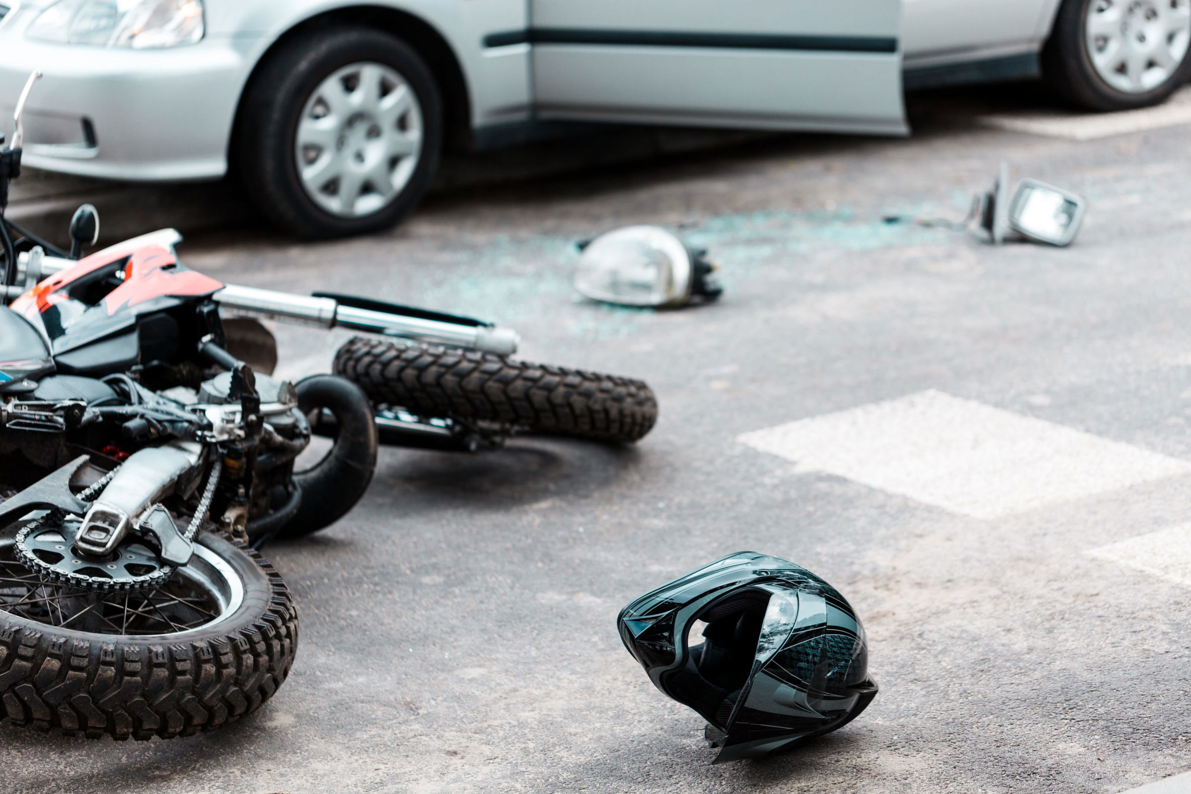 Un reciente accidente en la autopista PA Turnpike resultó en un motociclista de ser llevado al hospital con heridas graves.